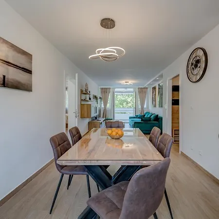 Apartment Luxury Bb